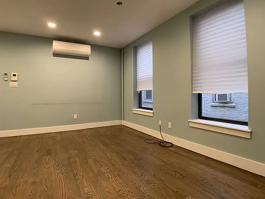 Rented by Nooklyn NYC LLC | media 22