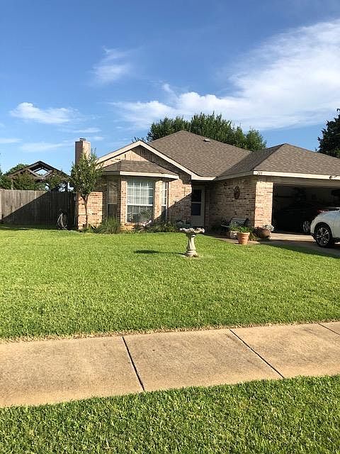 1st image of 208 Yosemite Dr