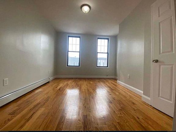 3rd image of 74 De Sales Pl APT 2L