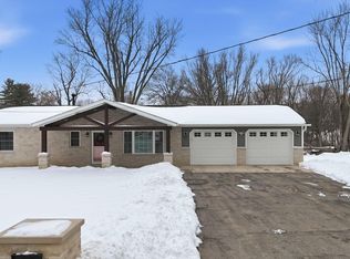 390 Hickory Heights Dr, Bedford, IN
