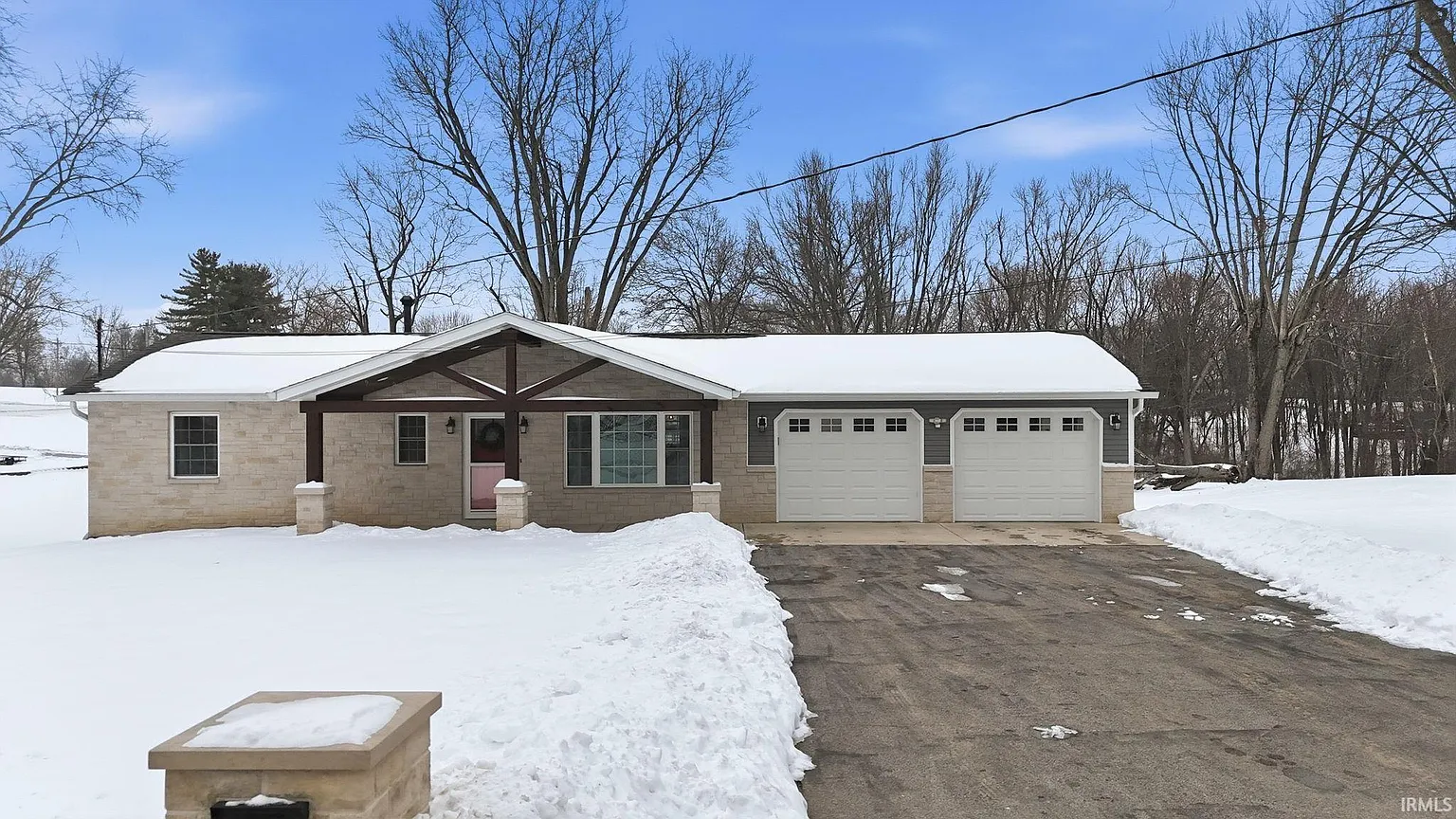 390 Hickory Heights Dr photo 1