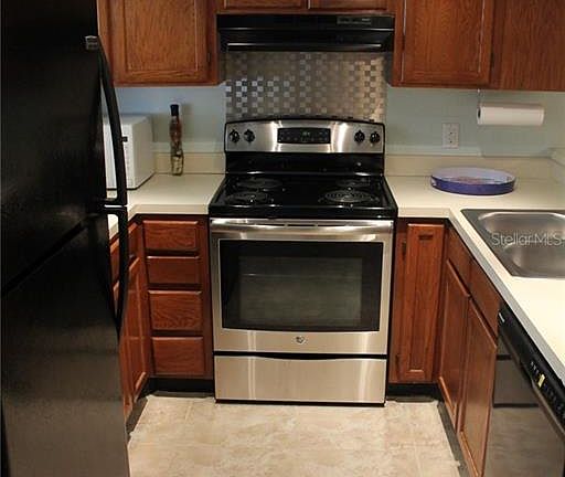 4th image of 104 Woodlake Wynde #104