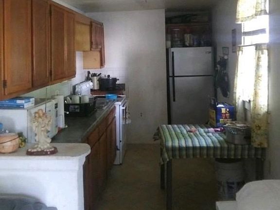 4th image of 151 Winn Ave