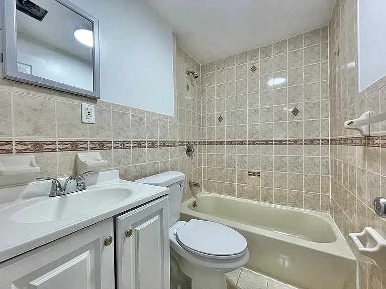 129 E 55th St #2 — Photo 14