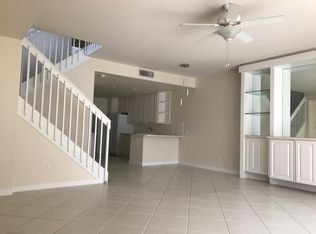 5473 Cove Cir, Naples, FL 34119