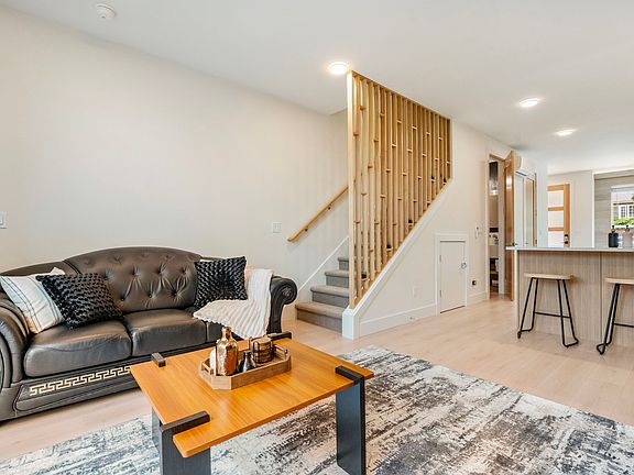 2nd image of 3017 NE Ainsworth St #3017