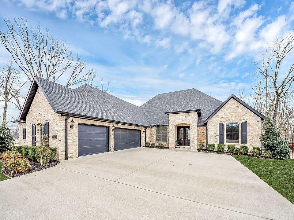 1st image of 1470 Le Chesnay Dr