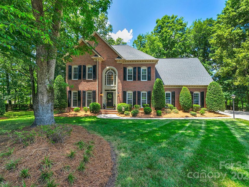 1st image of 2207 Streatley Ln