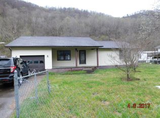 121 Mosley Ave, Amherstdale, WV 25607
