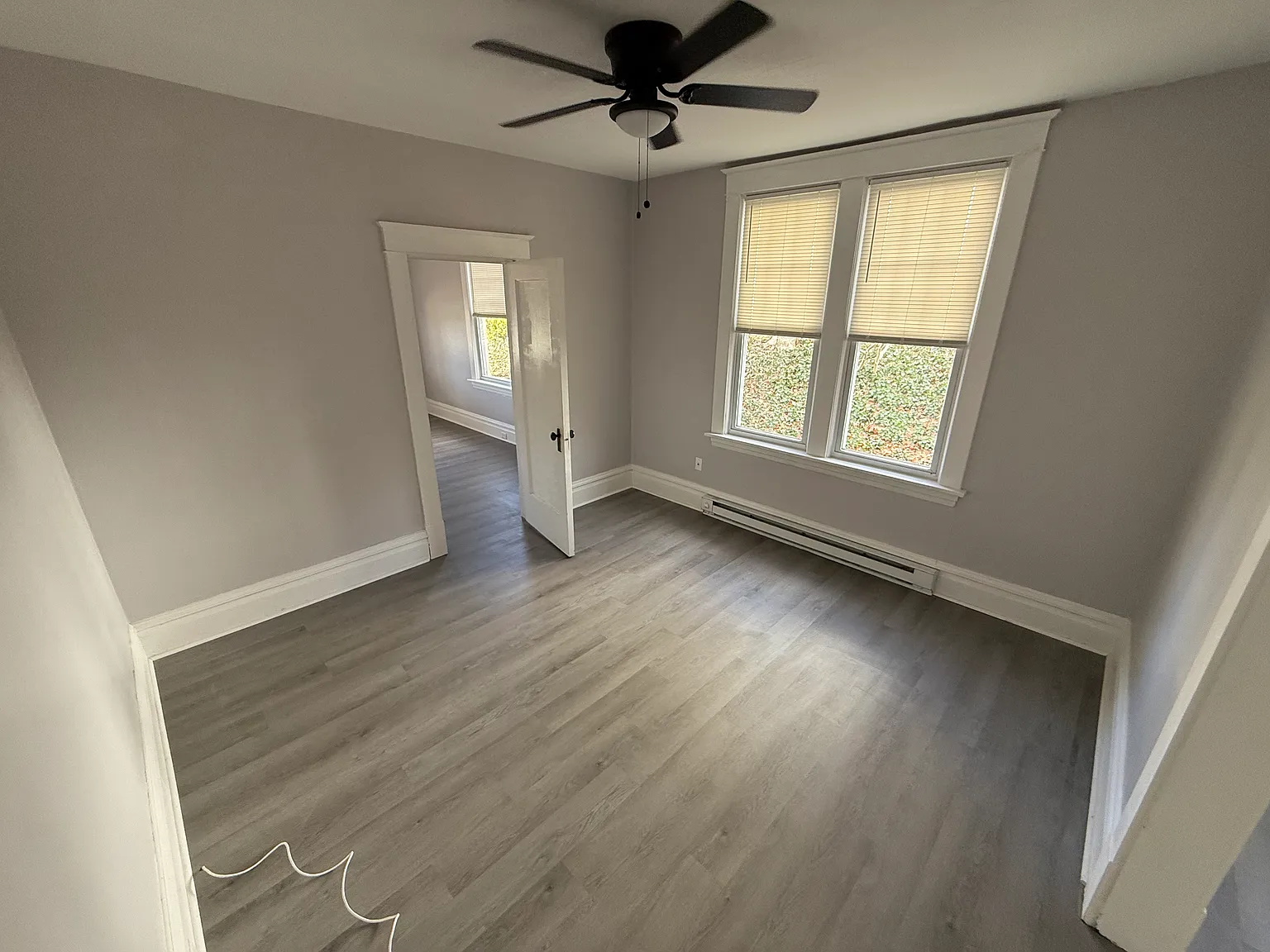 1 bed, 800 sqft, $1,050 — Photo 1