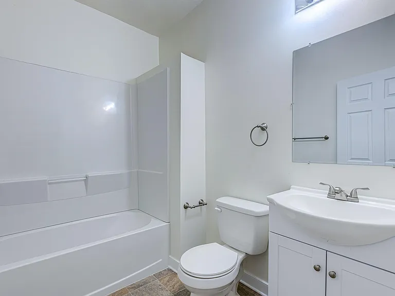 2922 Noble Ave #A — Photo 8