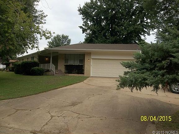 3rd image of 113 Gardenia Cir