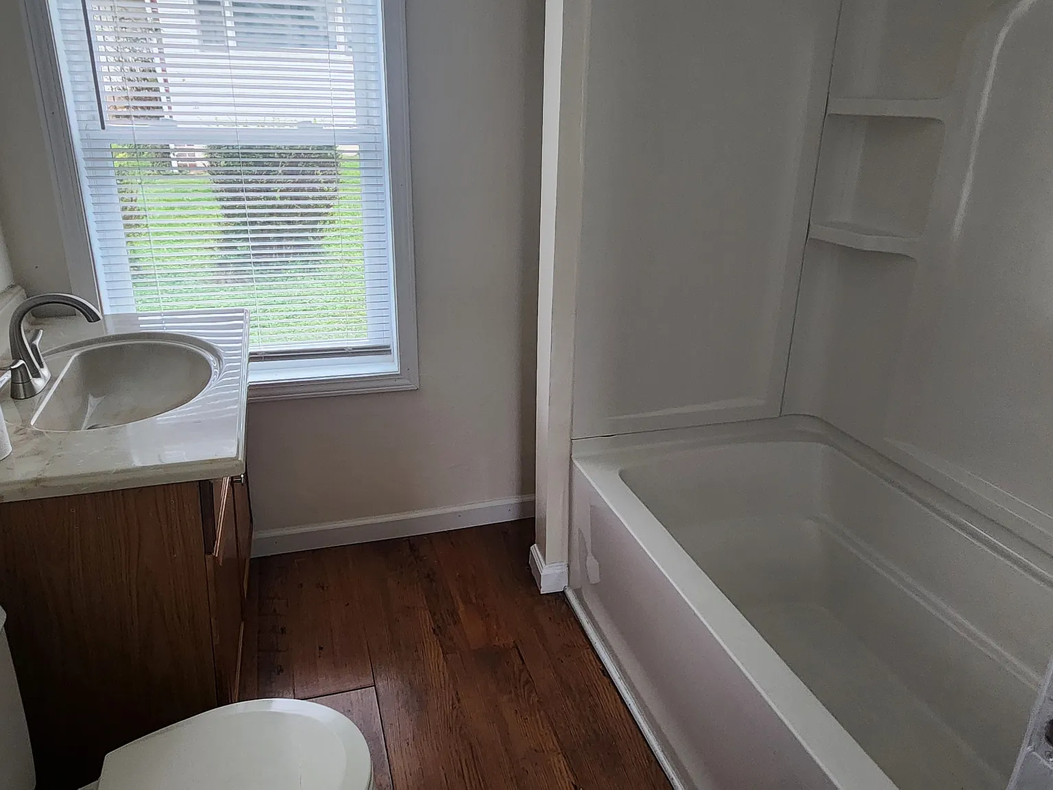 912 Clara Street - 1 — Photo 4