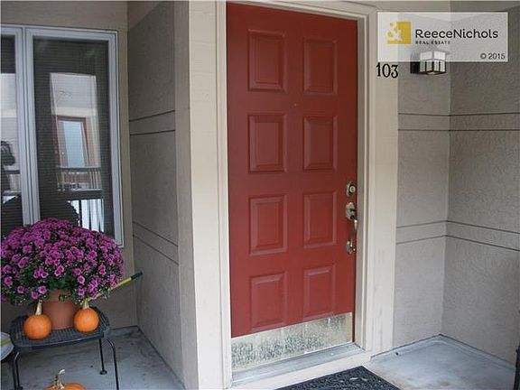 2nd image of 4318 Belleview Ave #103