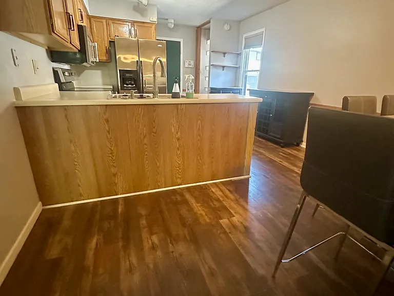 800 N Park Ave — Photo 4