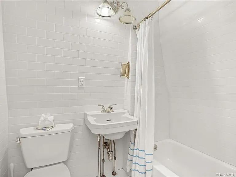 49 Hollow Tree Ridge Rd — Photo 11