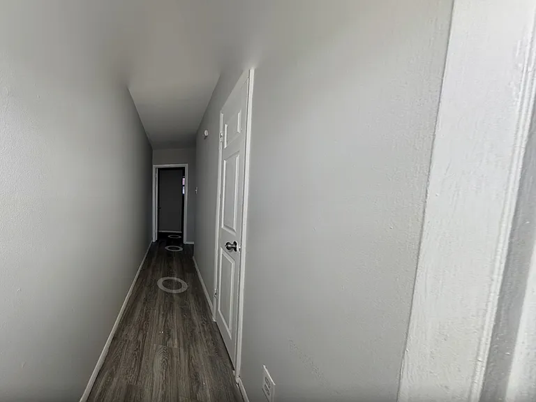 Ashland Apartments — Photo 19