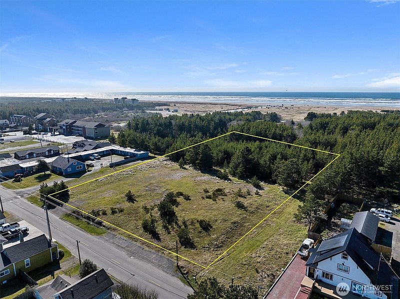 5th image of 301 Ocean Beach Boulevard N