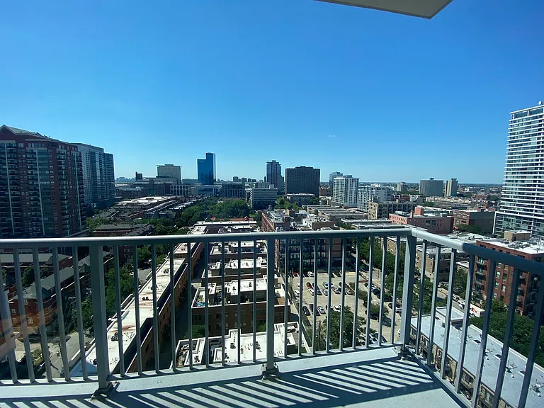1600 S Prairie Ave #1708 — Photo 16