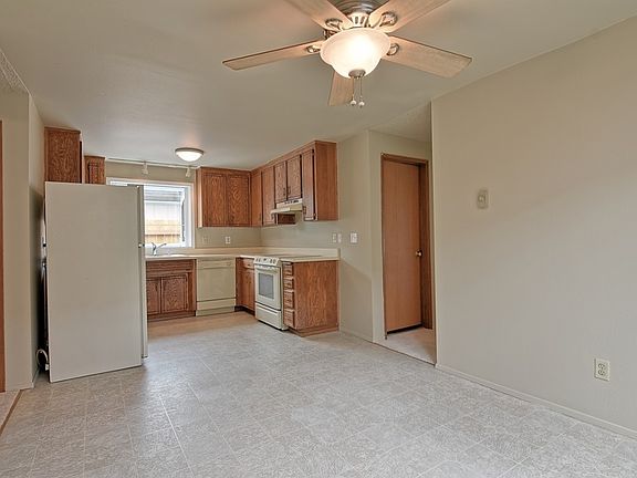 5th image of 5418 101st Pl NE