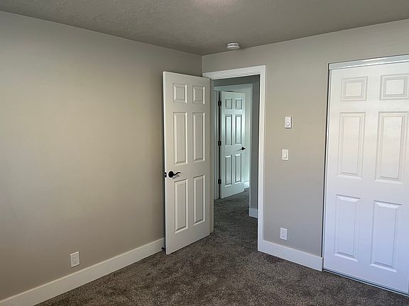 5th image of 1534 SE Skylark Dr