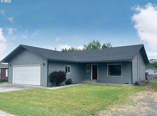 936 E Gladys Ave, Hermiston, OR 97838