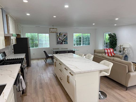 2nd image of 2660 Ross Pl