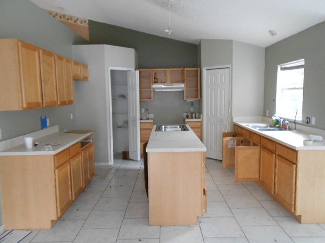 2nd image of 1829 Roper Rd