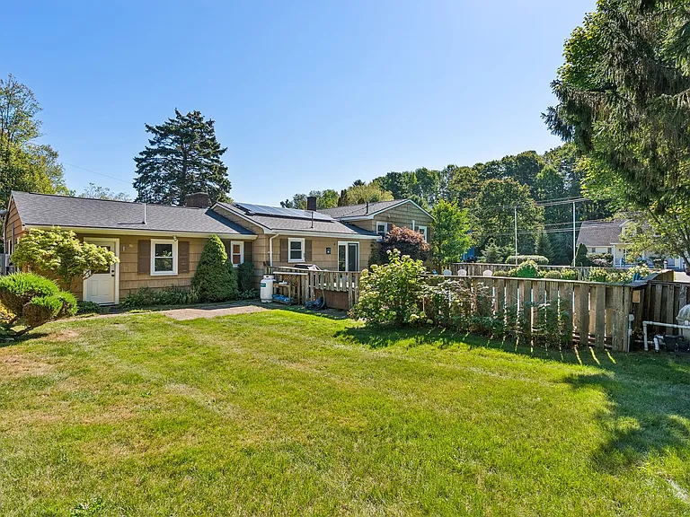 4 Carriage Hill Rd — Photo 14
