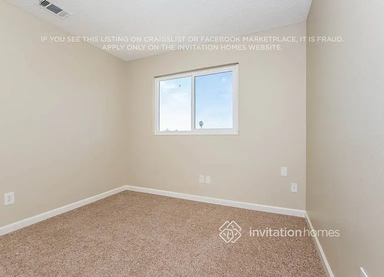 560 E Wigeon Way — Photo 11