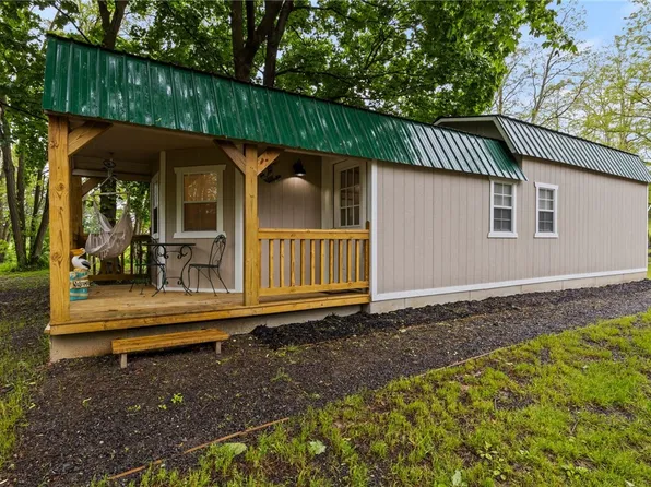 125 Layton St, Lyons, NY 14489