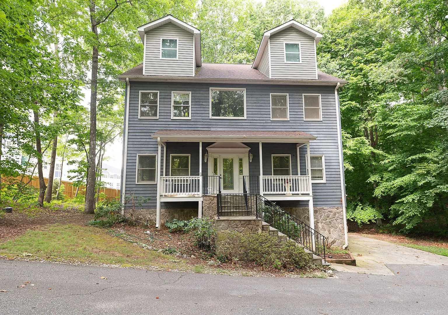 Spacious 3100 sq ft 3 bedroom 2.5 bath home on over 1.5 acres in Oak Ridge NC w/2 car garage — Photo 1