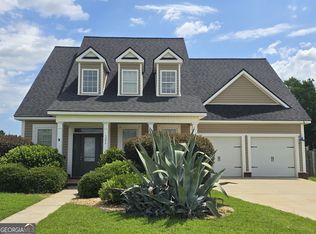 302 Meyers Lake Dr, Warner Robins, GA 31088