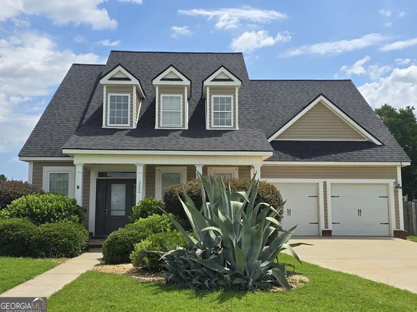 302 Meyers Lake Dr, Warner Robins, GA 31088