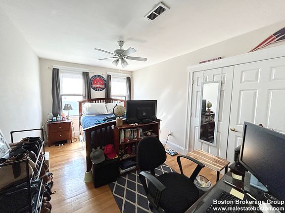 4th image of 916 Dorchester Ave #3