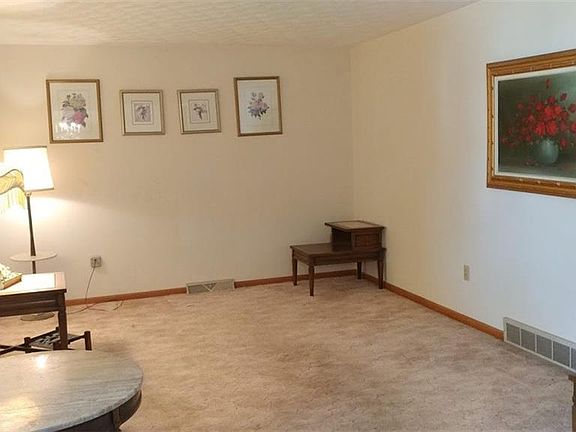 3rd image of 3 Lucerne Ct