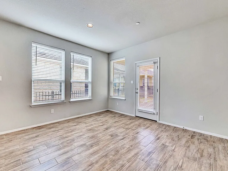 2800 Joe Dimaggio Blvd #98 — Photo 7