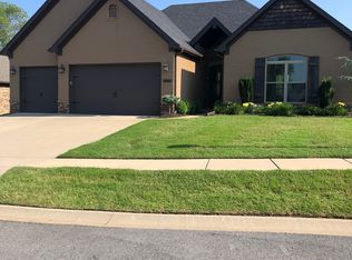 5330 Chateau Dr, Conway, AR 72034