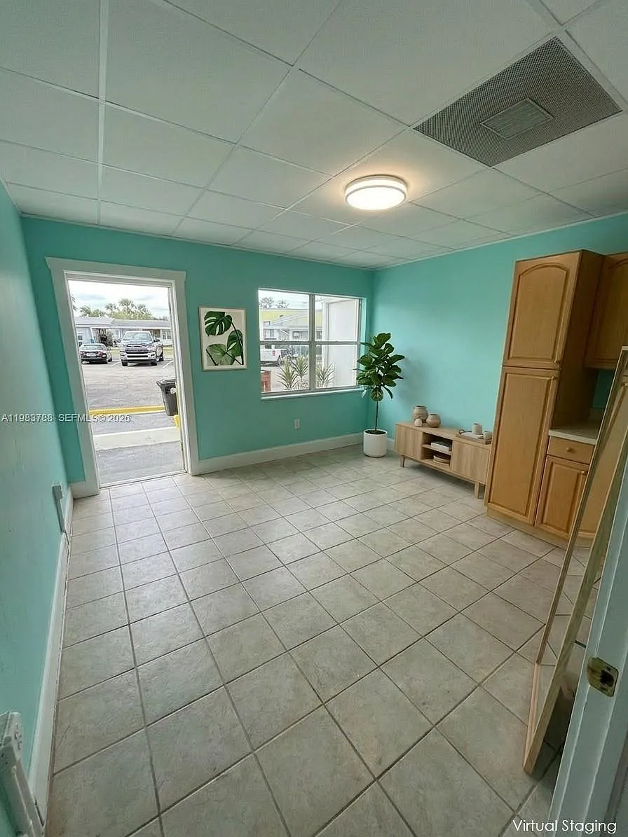 Building Photo - 1010 Seaway Dr #F