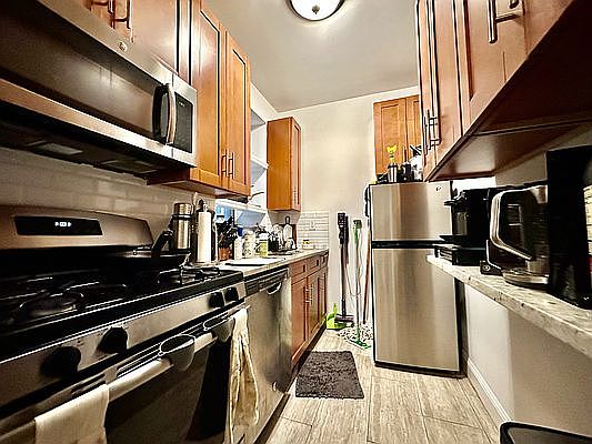 4th image of 938 Amsterdam Ave #2S