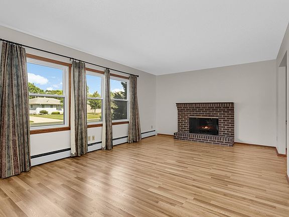 5th image of 8473 Meadow Lake Rd N