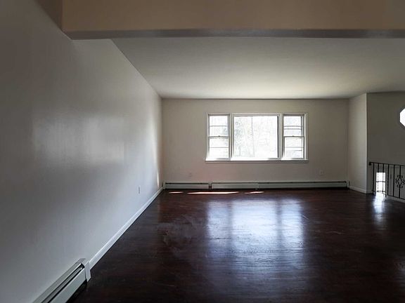 5th image of 313 Nina St