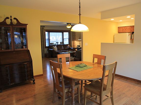 5th image of 892 Champagne Ave