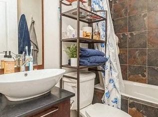 811 W Lill Ave #807-204, Chicago, IL 60614