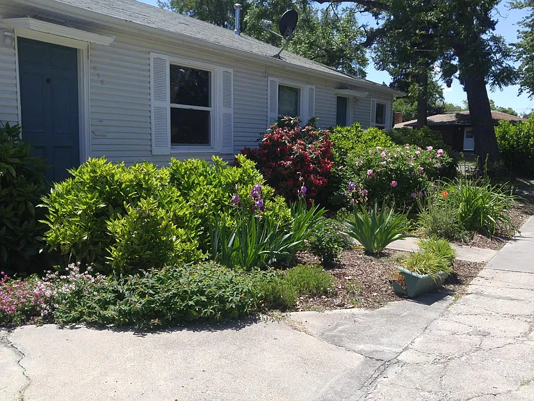 823 King St — Photo 2