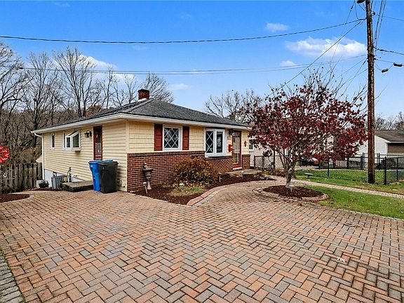 2nd image of 444 Violet Dr