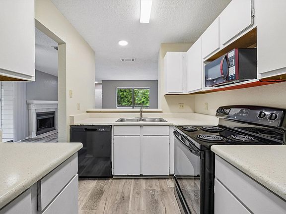 5th image of 2018 W Rundberg Ln APT 13A