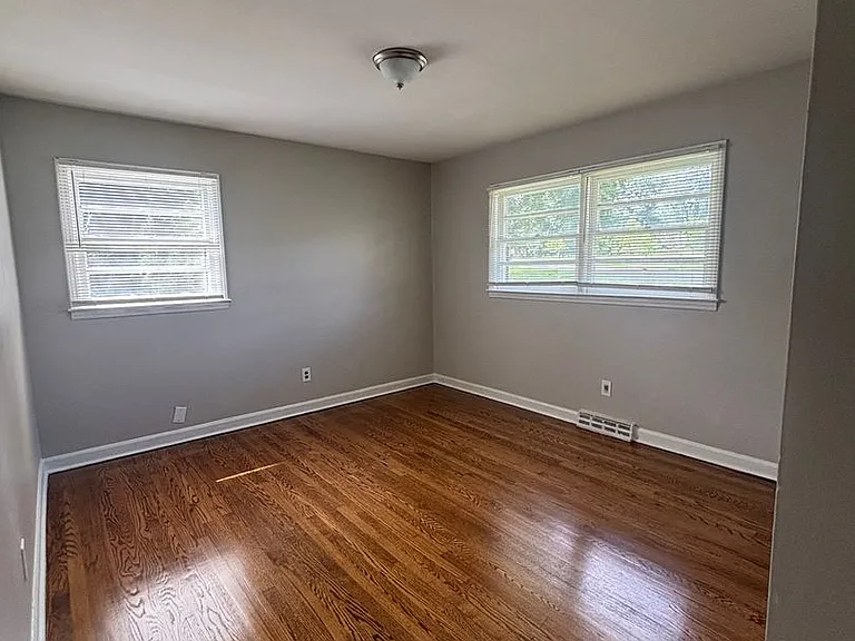 800 Yuma St — Photo 9