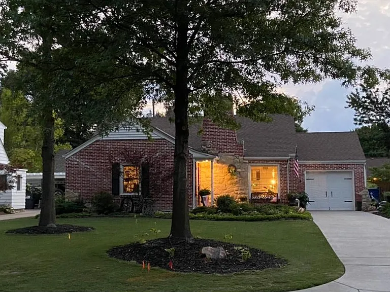 247 N Parkwood Ln — Photo 98