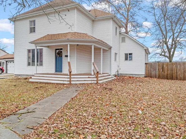 323 W Hill St, Virden, IL 62690